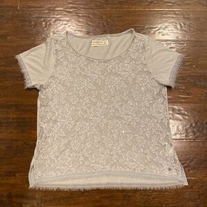 Abercrombie & Fitch Grey Lace & Sequins Short Sleeve Top w/ Frayed Edges Sz M
